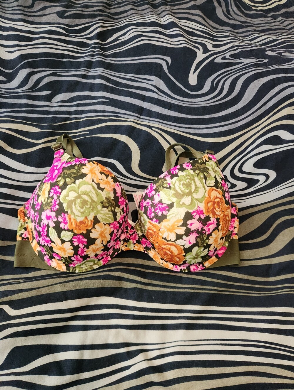 Victoria's Secret PINK 34DD Bra Push Up